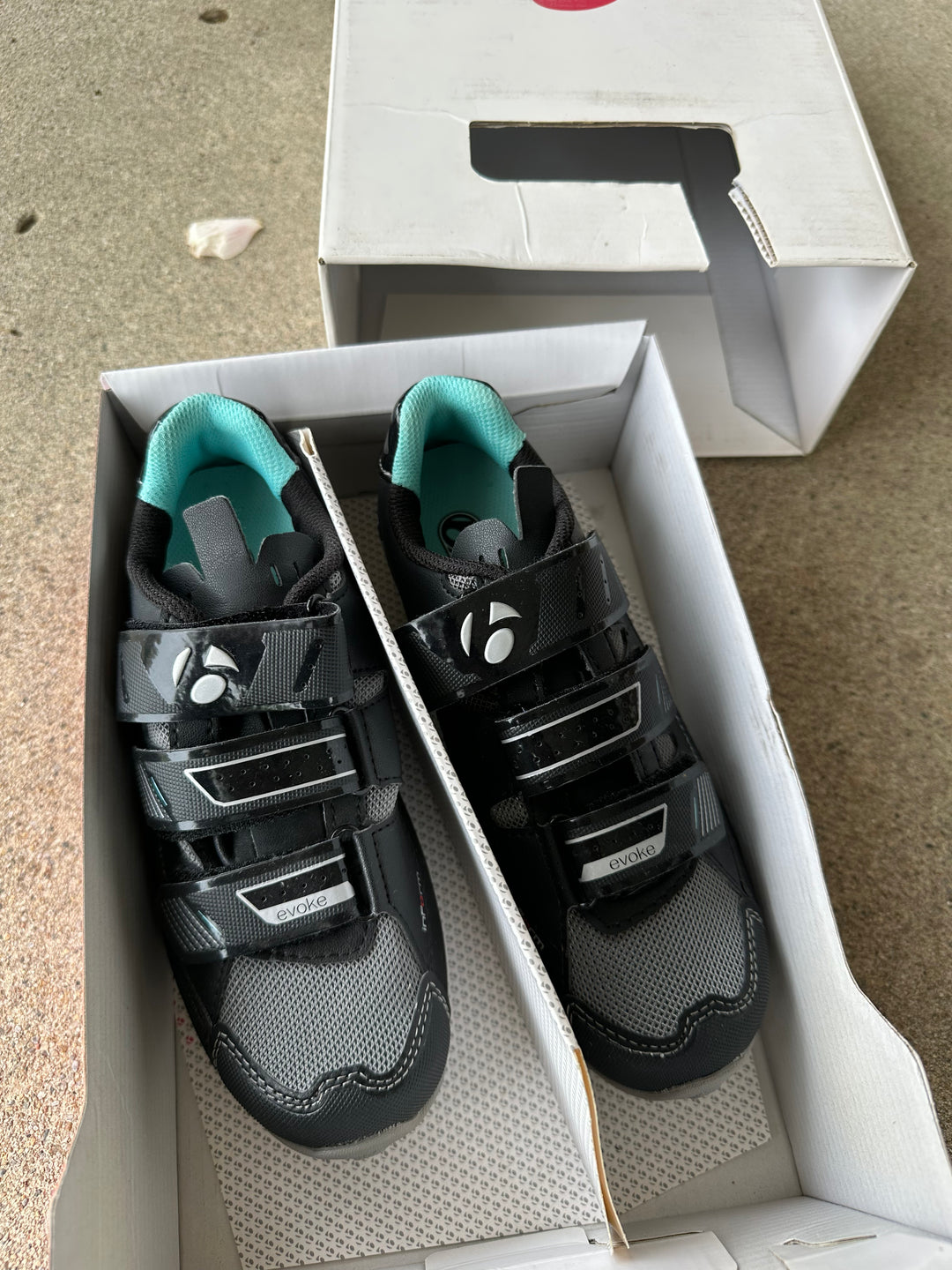 DEAD STOCK Bontrager Evoke Women’s MTB Shoe US 5 Black Bontrager The Bicycle Station