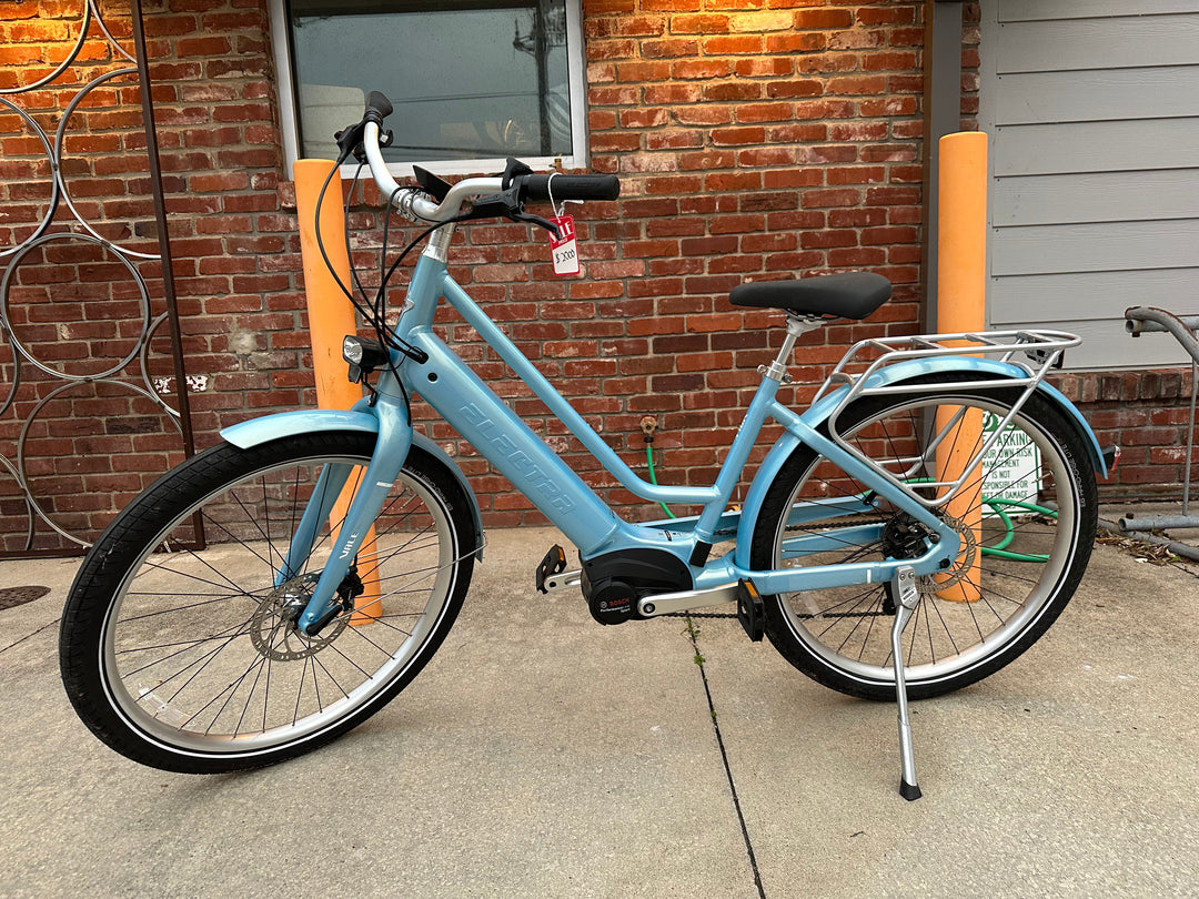 USED Trek Vale Small Blue The Bicycle Station The Bicycle Station