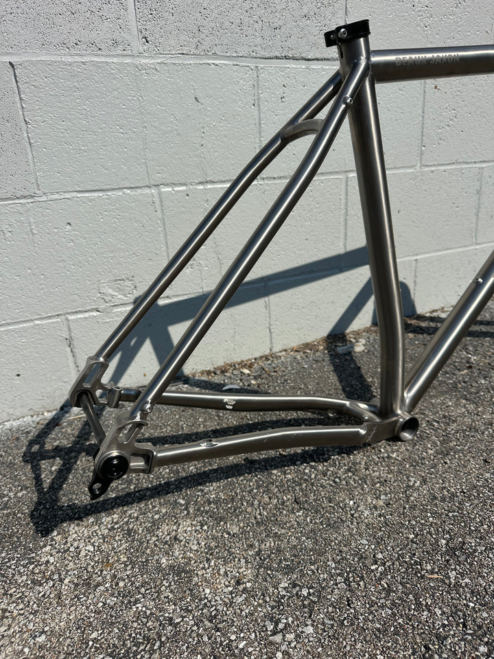 USED BEAR CLAW BEAUX JAXON FRAME 54CM