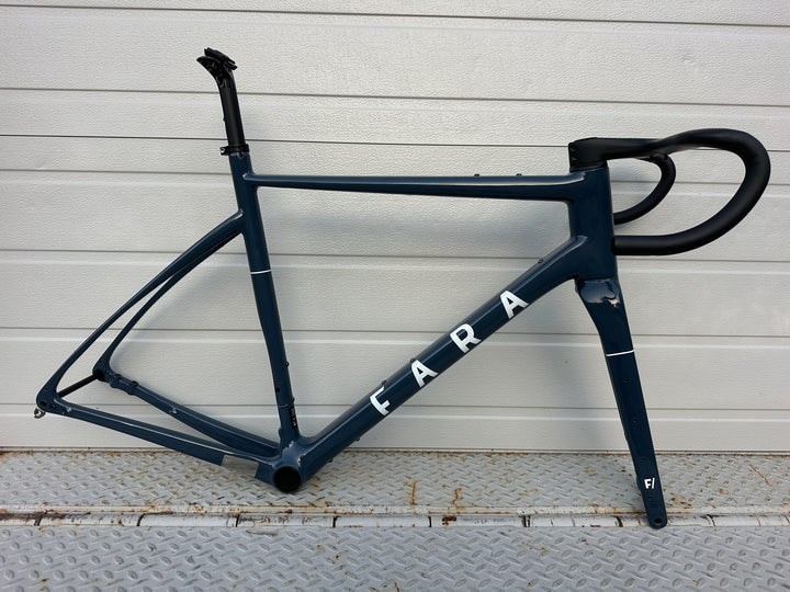 USED  FARA AR Frame Set Large Blue - Includes Full Integrated Bag set and 1 Piece 110 x 44cm Bar