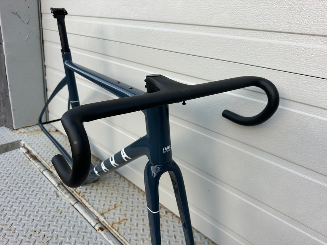 USED  FARA AR Frame Set Large Blue - Includes Full Integrated Bag set and 1 Piece 110 x 44cm Bar