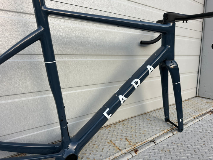 USED  FARA AR Frame Set Large Blue - Includes Full Integrated Bag set and 1 Piece 110 x 44cm Bar