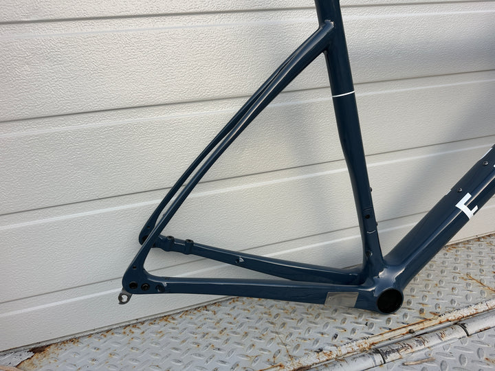 USED  FARA AR Frame Set Large Blue - Includes Full Integrated Bag set and 1 Piece 110 x 44cm Bar