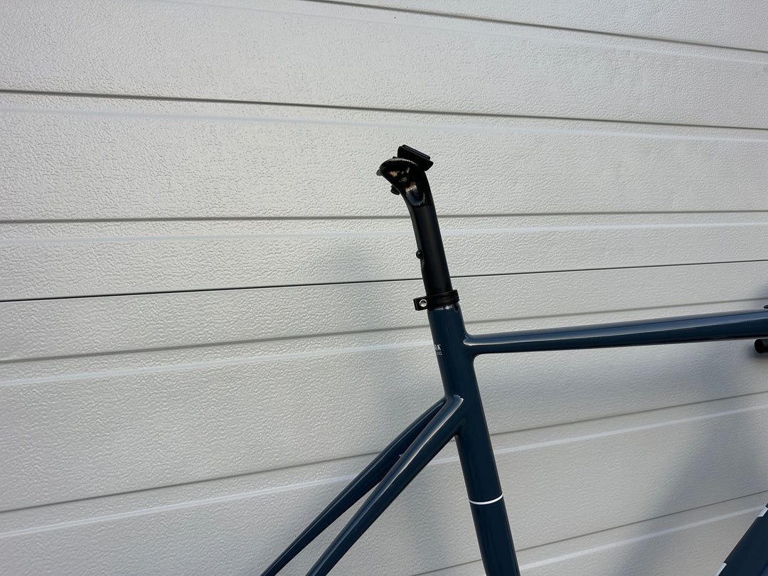 USED  FARA AR Frame Set Large Blue - Includes Full Integrated Bag set and 1 Piece 110 x 44cm Bar