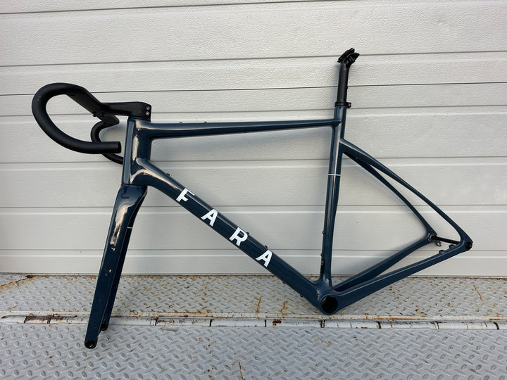 USED  FARA AR Frame Set Large Blue - Includes Full Integrated Bag set and 1 Piece 110 x 44cm Bar