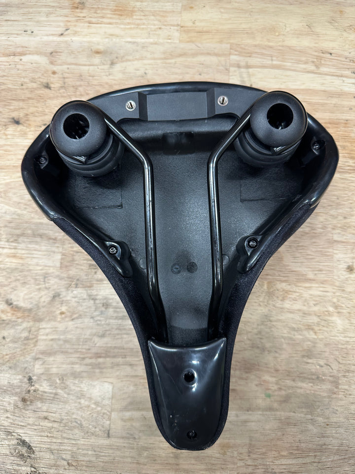 USED Specialized Body Geometry Gel Cruiser Comfort Saddle