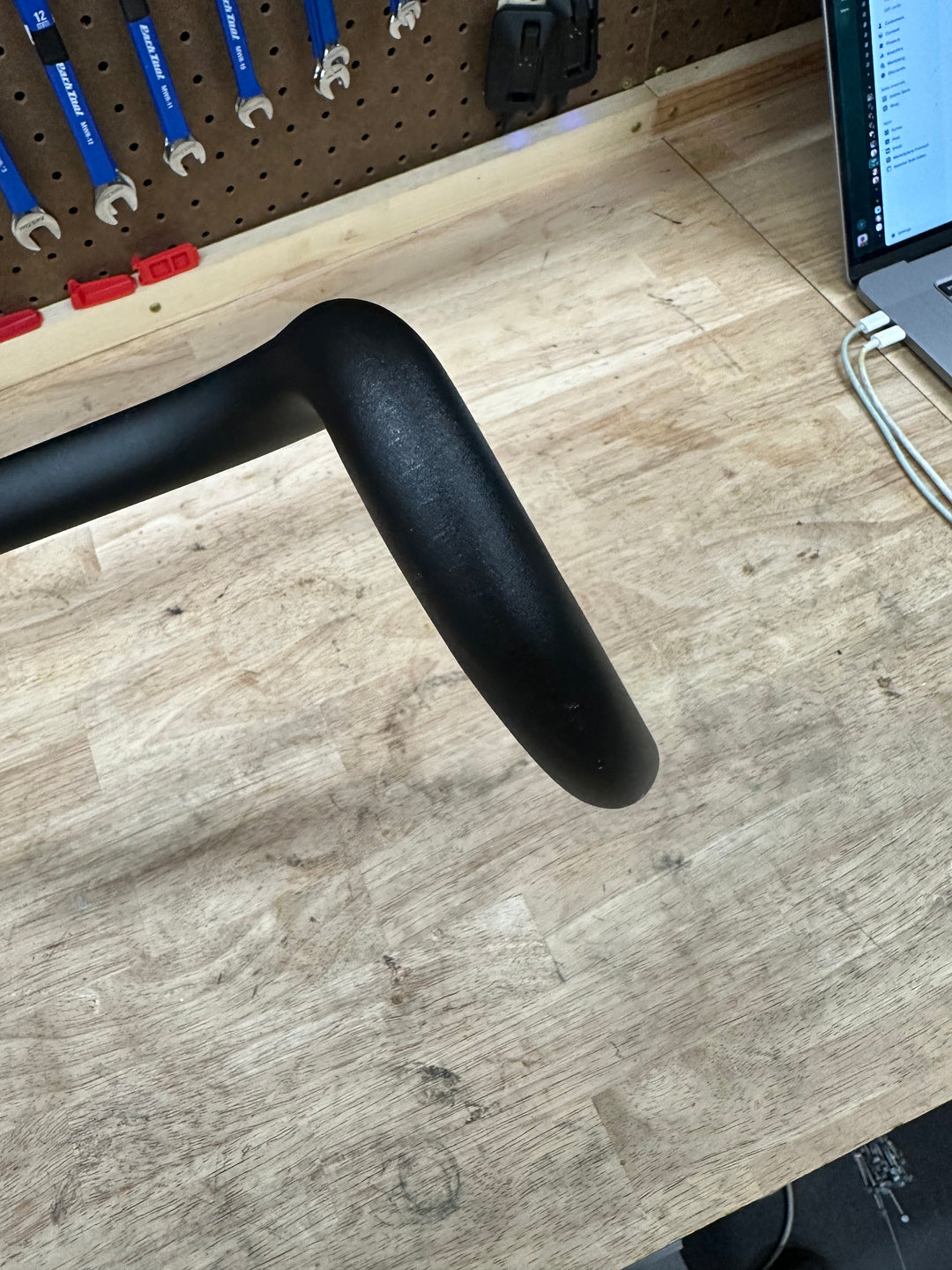 USED Specialized Aluminum Handlebar Flared 44cm