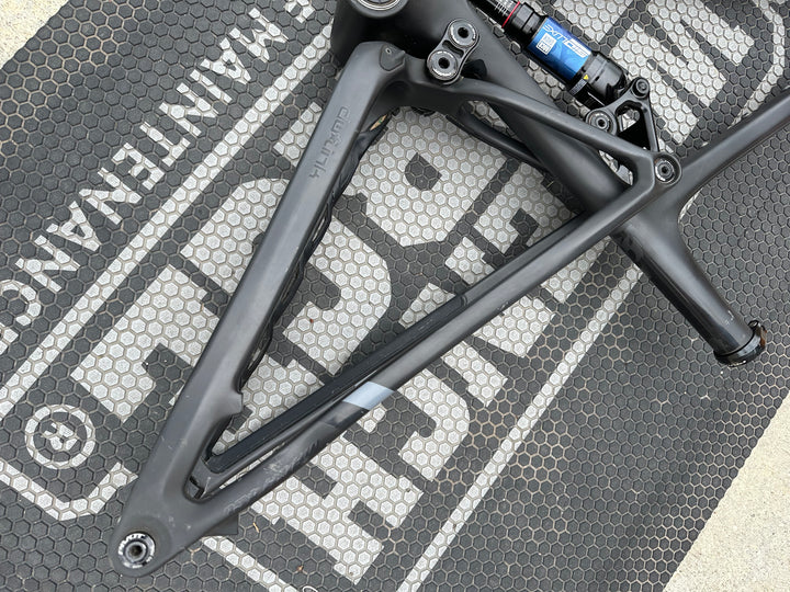 USED Pivot Mach 4 SL Frameset Large Midnight Black