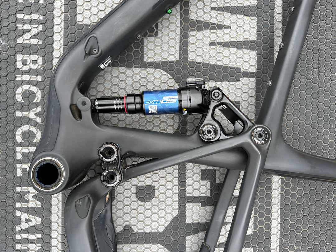 USED Pivot Mach 4 SL Frameset Large Midnight Black