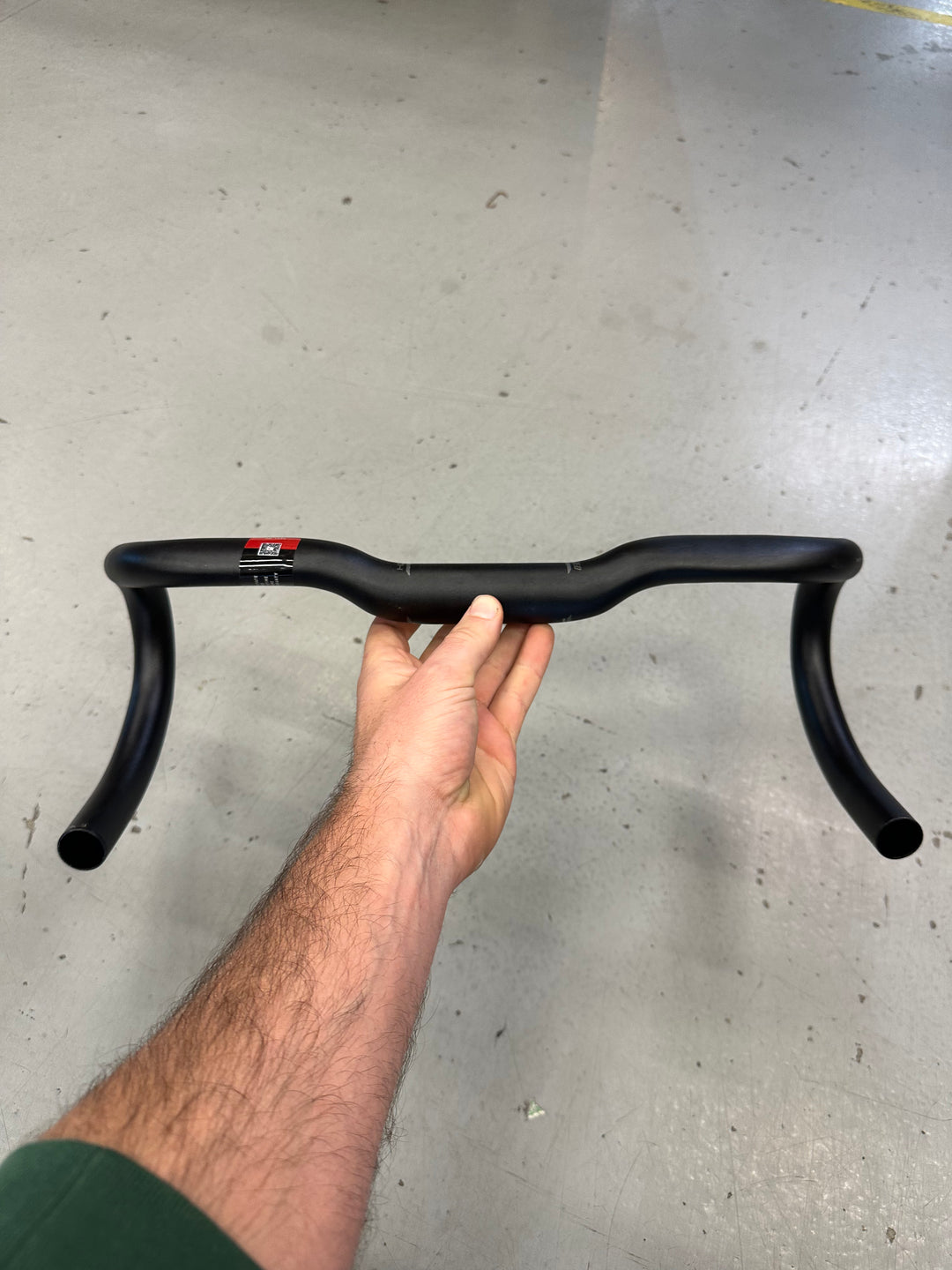 TAKE OFF Specialized Hover Expert Alloy Handlebars 15mm Rise 40cm Specialized The Bicycle Station
