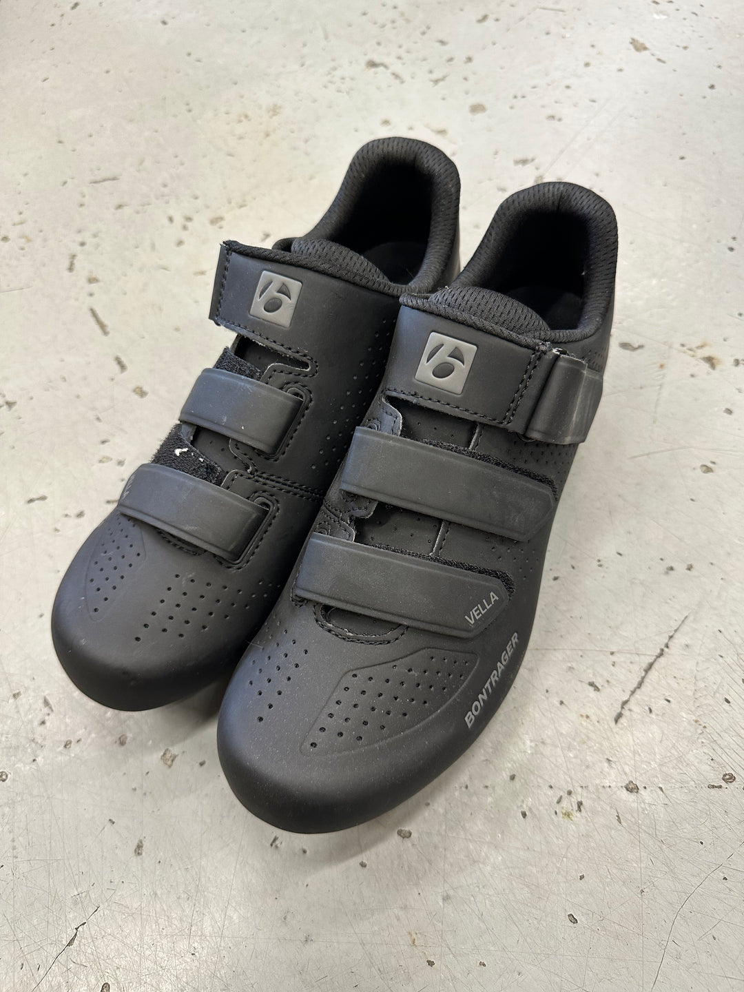 TAKE OFF Bontrager Vella Shoe 42 - New without box Bontrager The Bicycle Station