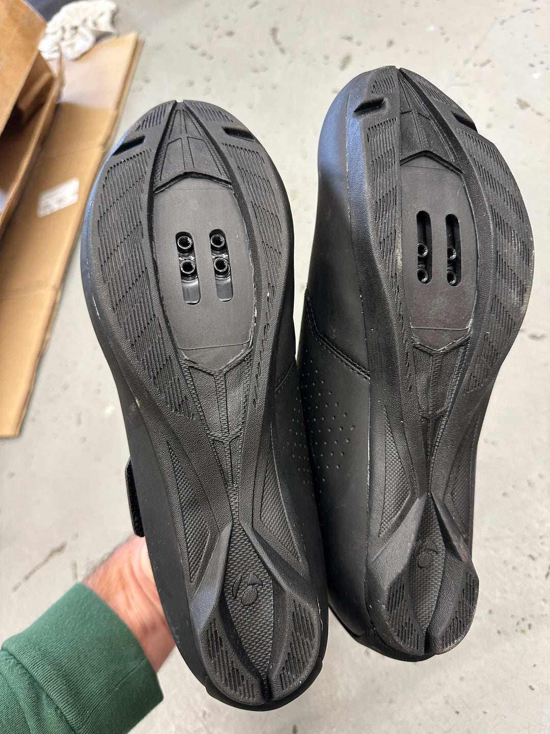 TAKE OFF Bontrager Vella Shoe 42 - New without box Bontrager The Bicycle Station