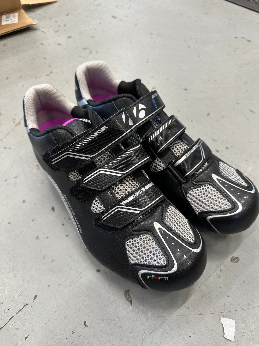 TAKE OFF Bontrager Solstice Shoe 43 - New, damaged box Bontrager The Bicycle Station