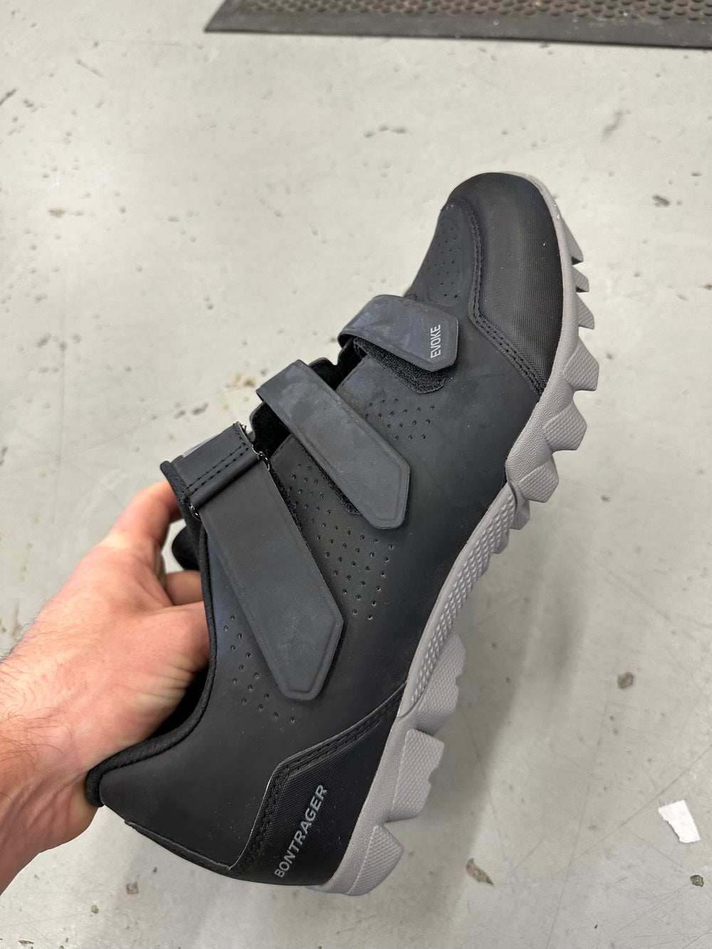 TAKE OFF Bontrager Evoke Shoe 46 - New, damaged box Bontrager The Bicycle Station
