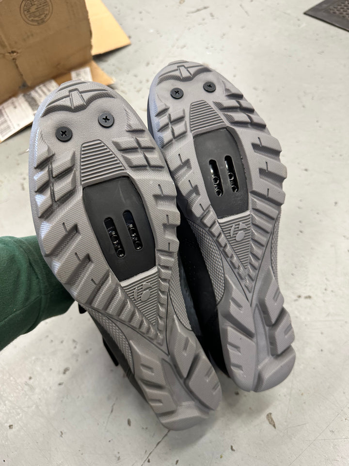TAKE OFF Bontrager Evoke Shoe 46 - New, damaged box Bontrager The Bicycle Station