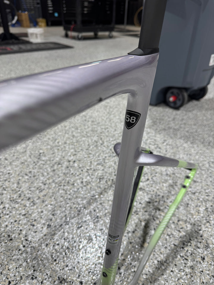 USED Specialized Crux 10R Frame Dolomite Metallic/Powder Lime/Nebula Metallic 58cm