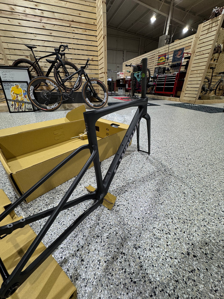 BLEM Specialized S-Works Crux 5 Frameset Satin Carbon/Amethyst Frost 52cm