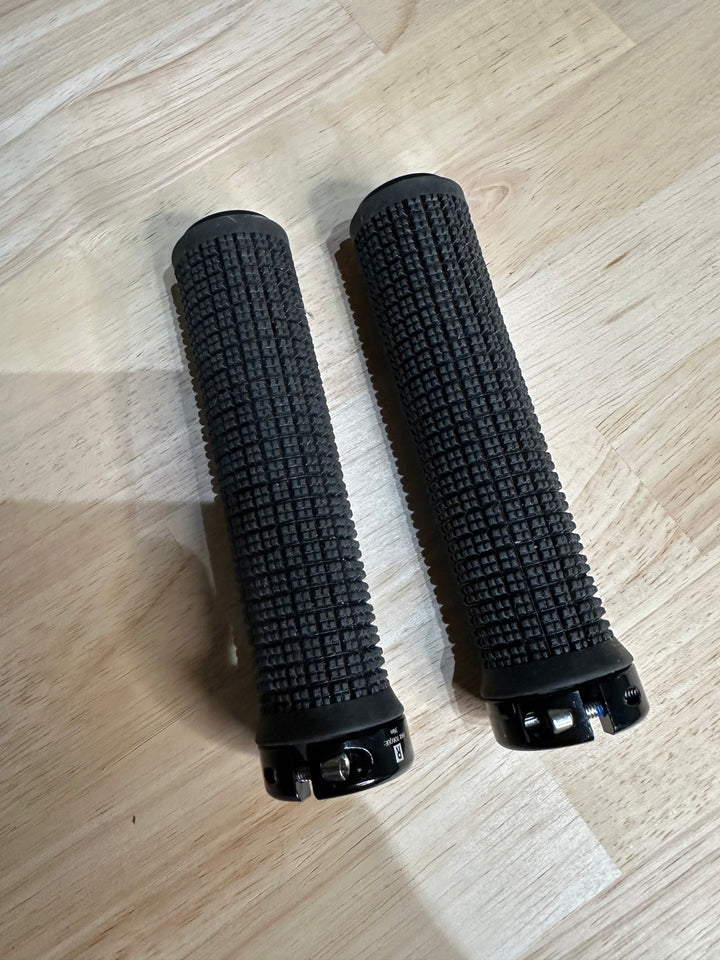 Used Pivot MTB Grips Pivot Cycles The Bicycle Station