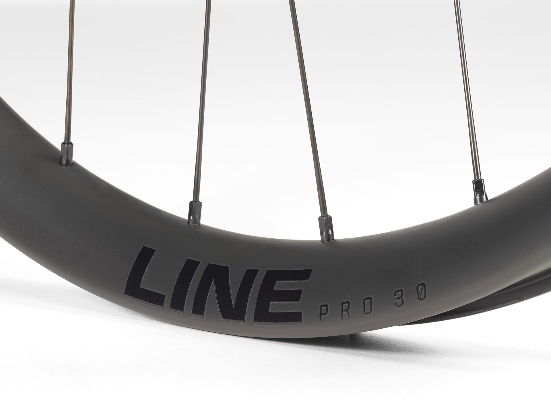 MTB Bontrager LineComp30 29ber Boostタイヤ付 Bontrager Line Comp 30 TLR 29˝ MTB Wheel - Trek Bikes